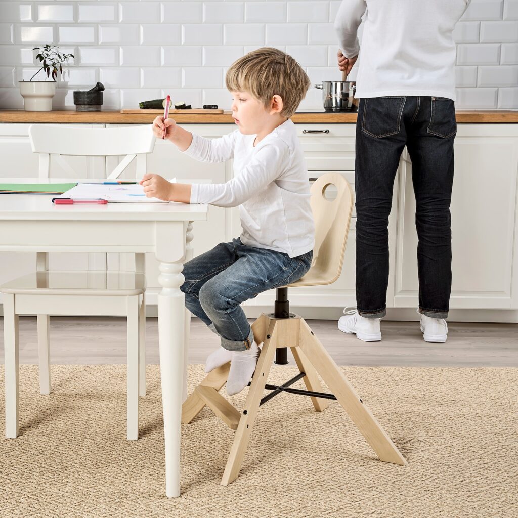 Sedia regolabile altezza bimbi