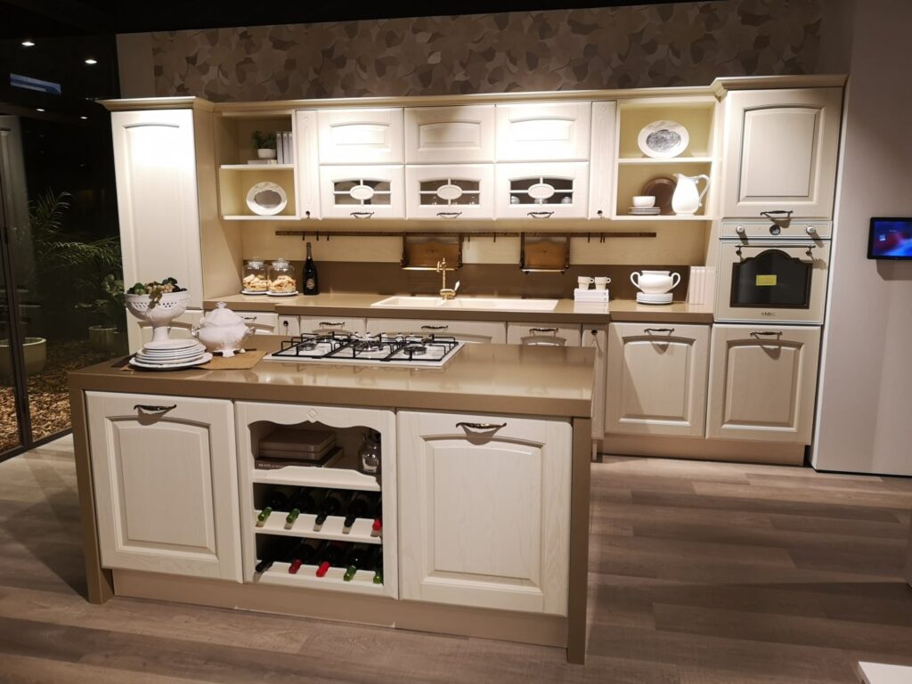 Cucina classica con isola