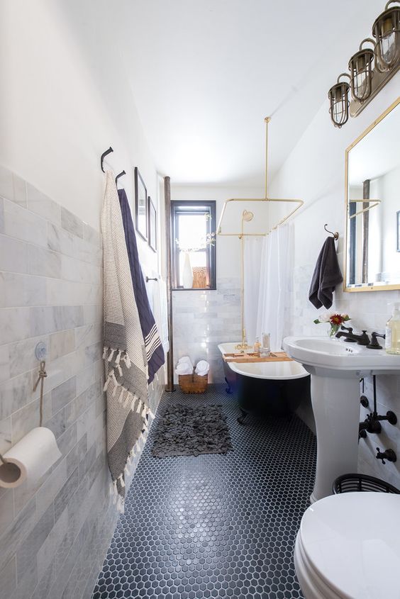 Scelta colori bagno lungo e stretto