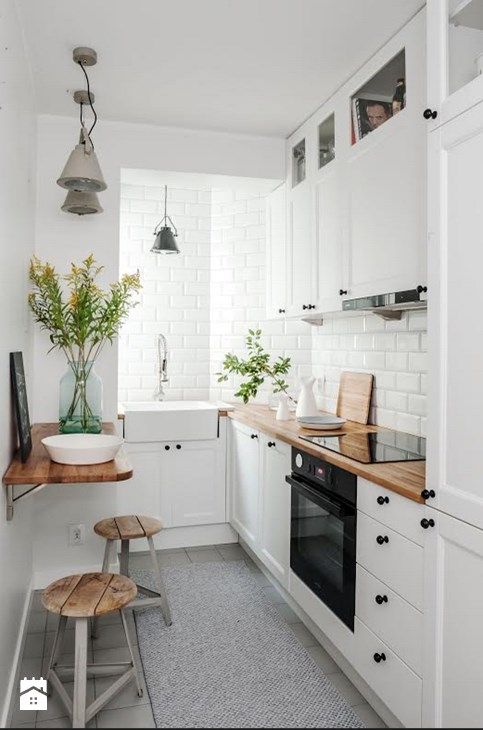 Cucina piccola bianca