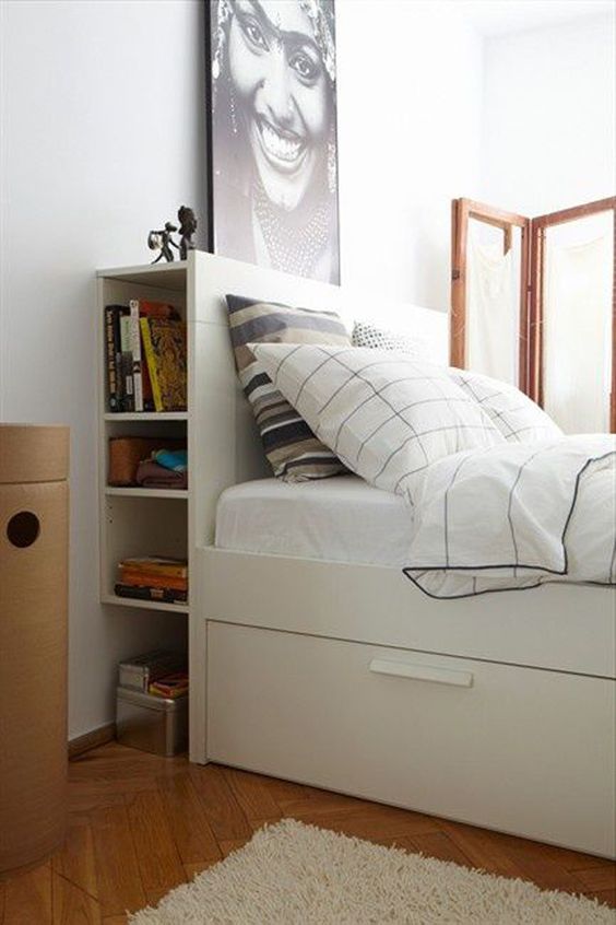 Letto con minilibreria