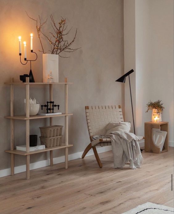 angolo lettura soggiorno scandi
