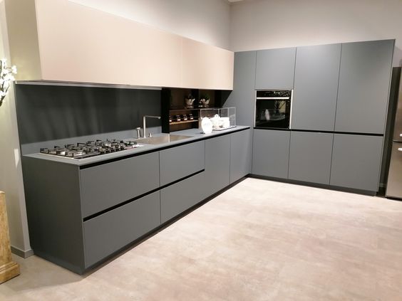 cucina con angolo grande