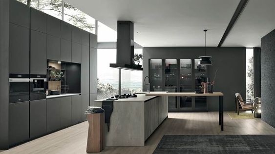 Cucina grande con isola