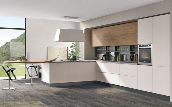 cucina con angolo grande