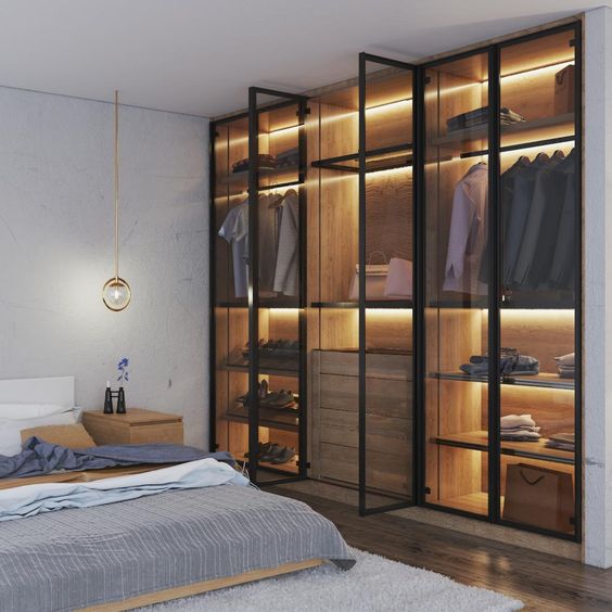 armadio con porte in vetro
