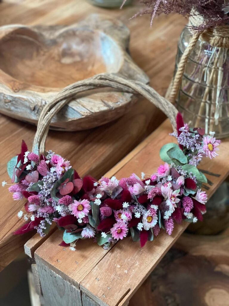 Ghirlanda con fiori freschi