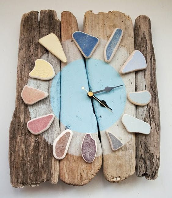 orologio da parete con legno di mare