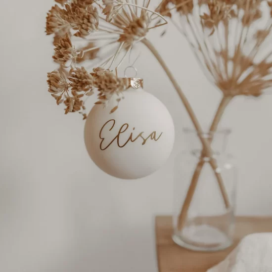 decorare a mano le palline di natale