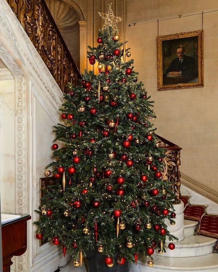 Addobbi Albero Di Natale Rosso E Oro Come realizzare un albero di Natale rosso e oro elegante