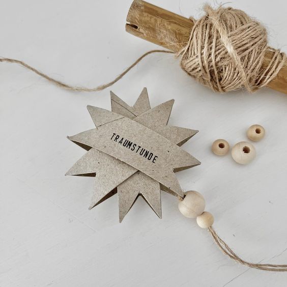 realizzare gli addobbi per albero di natale con il riciclo creativo